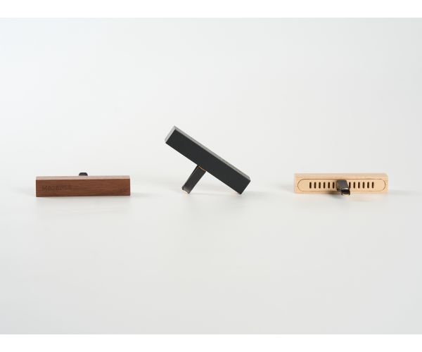 Диффузор для автомобиля из дерева...